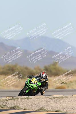 media/Oct-04-2025-CVMA (Sat) [[408bcdd6e4]]/Race 13-Amateur Supersport Open/